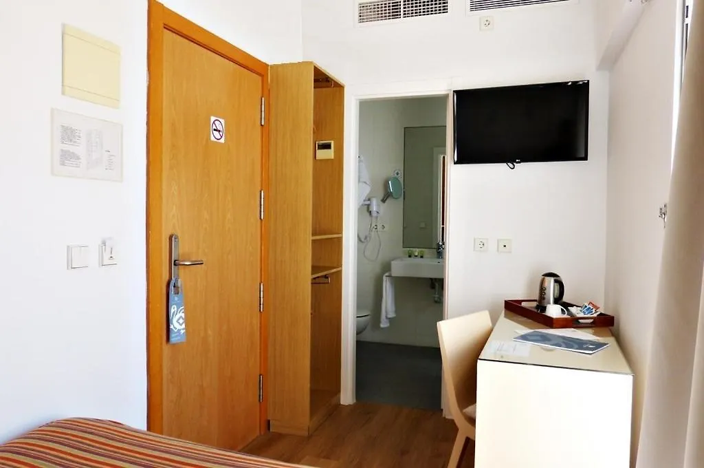 Hotel Patagonia Sur Cadiz 3*,  Spain